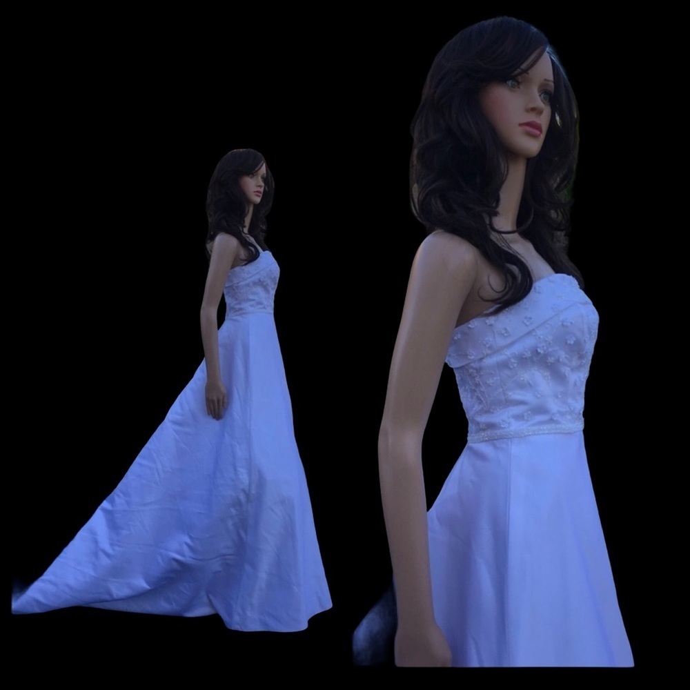 NWT‎ David’s Bridal wedding dress size 4 white colo